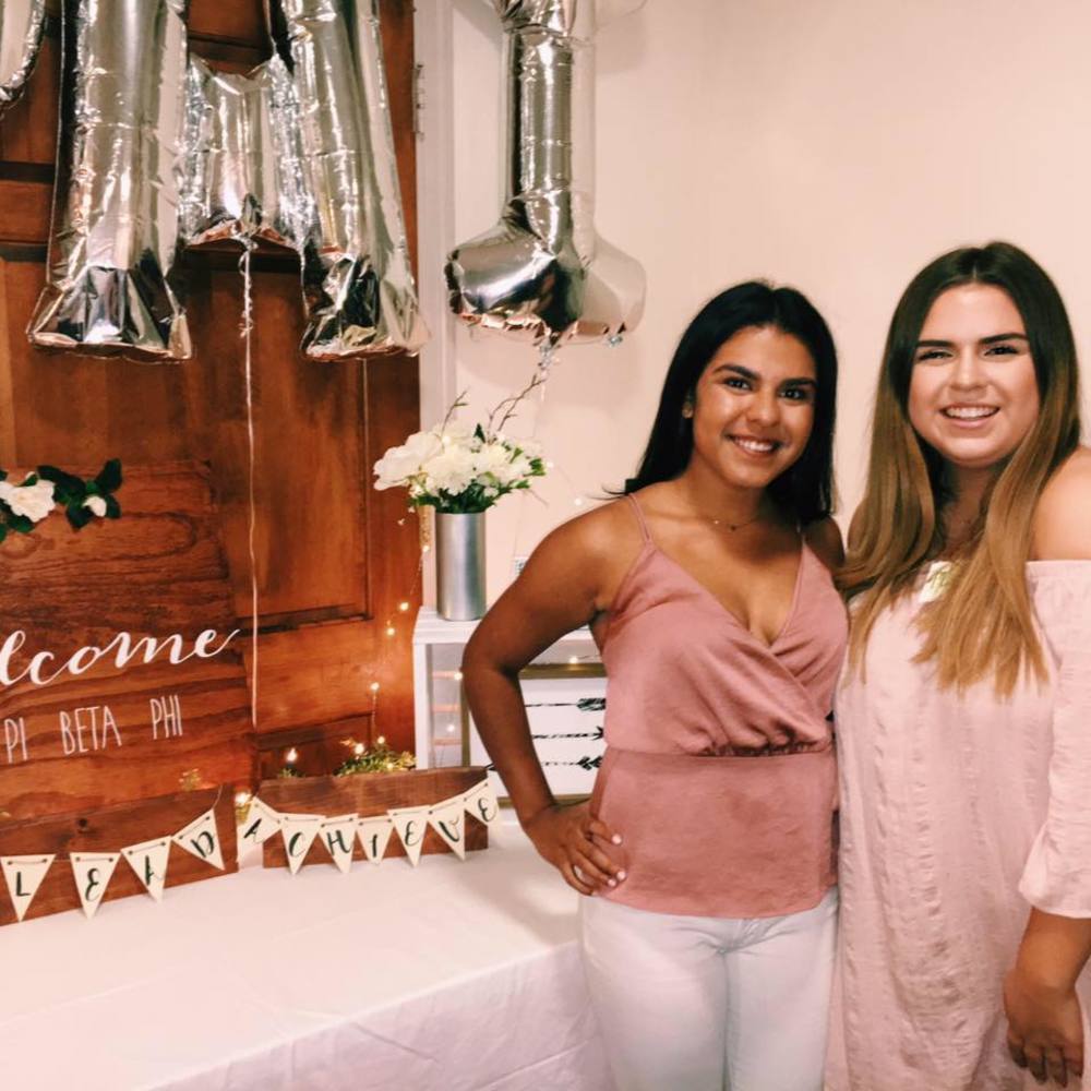 Meet your Posher, Carolina